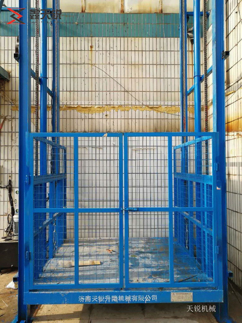 永州室外贴墙导轨式升降机